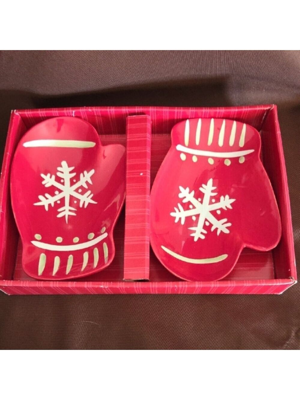 Red Snowflake Mittens Dish Set of 2